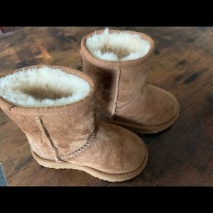 UGG AUSTRALIA BABY BOOTS US8 UK7